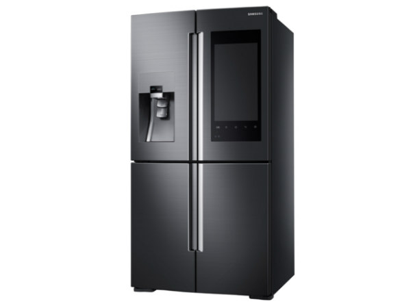 Samsung's New Smart Fridge will tell you when your food will expire!