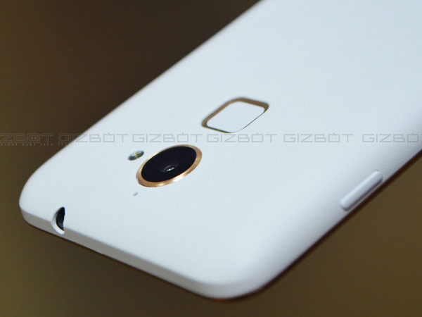 It has got a Fingerprint scanner!