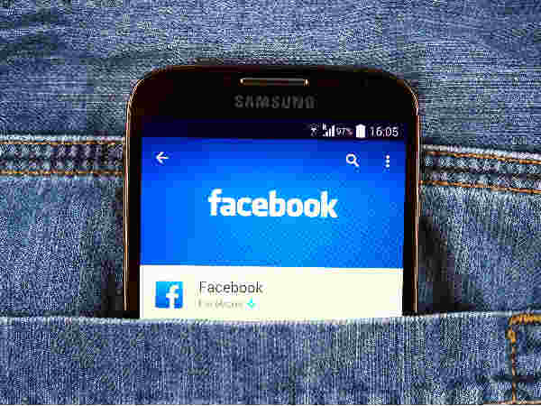 Facebook bans selling guns on website, Instagram