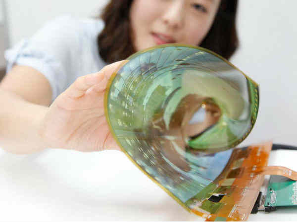 CES 2016: LG Unveils 55-inch OLED Display, Rollable OLED Display 