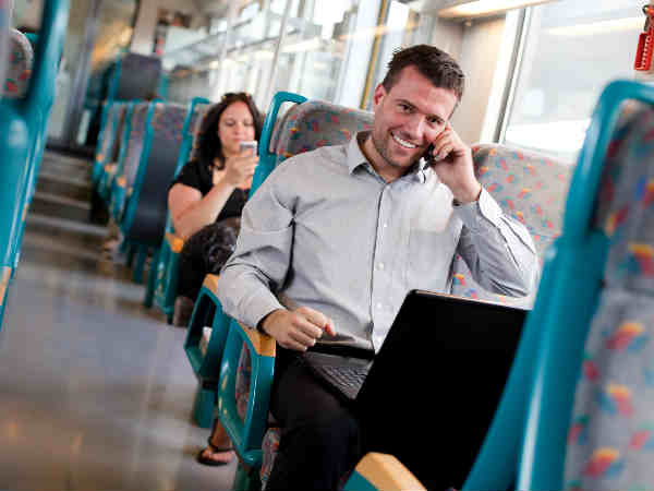 Indians can't do without mobile devices while travelling: Study Indians can't do without mobile devices while travelling: Study