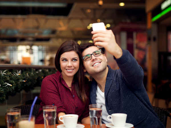 8 Ways Smartphones can Strengthen Relationships! (instead of ruining i