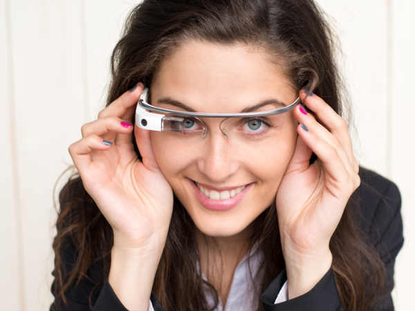 Smart glasses offer users a keyboard to type text