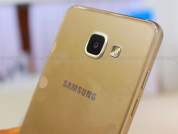 GizBot Takes a First Look at Samsung Galaxy A5 and Galaxy A7!