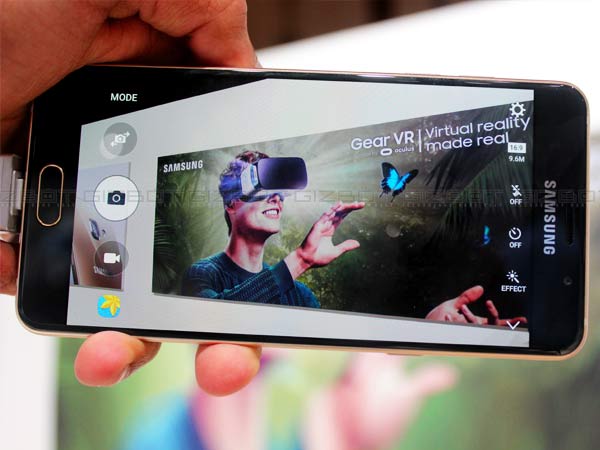 GizBot Takes a First Look at Samsung Galaxy A5 and Galaxy A7!