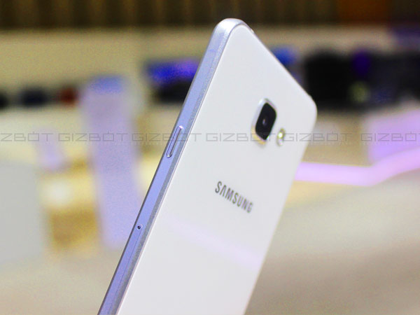 GizBot Takes a First Look at Samsung Galaxy A5 and Galaxy A7!