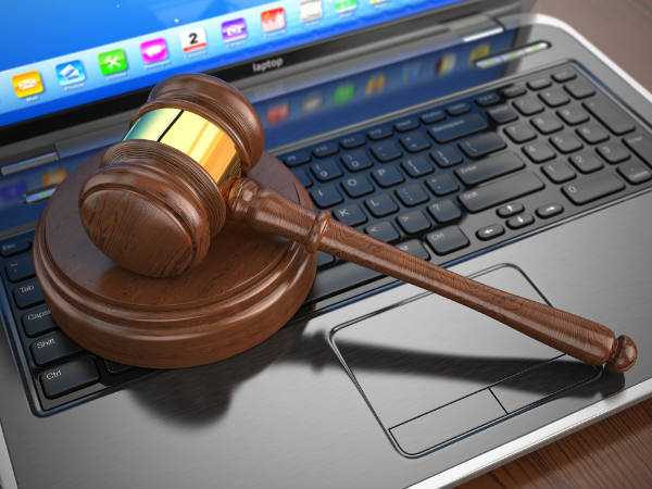 Facebook can prevent people from using fake names: German court