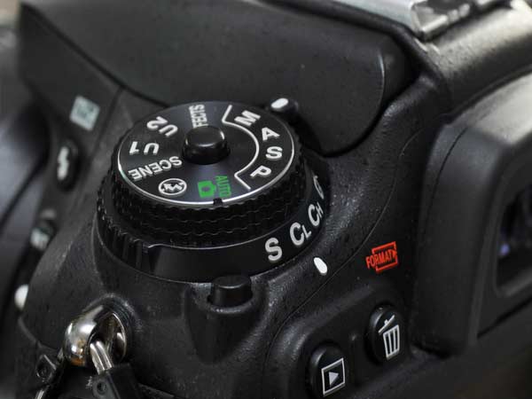 10 Mistakes That Are Draining Your DSLR Camera Battery Life