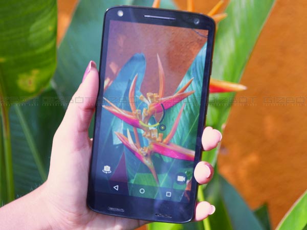 Moto X Force Review: A Phone That You Can't Break