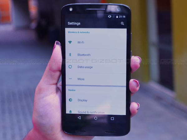 Moto X Force Review: A Phone That You Can't Break