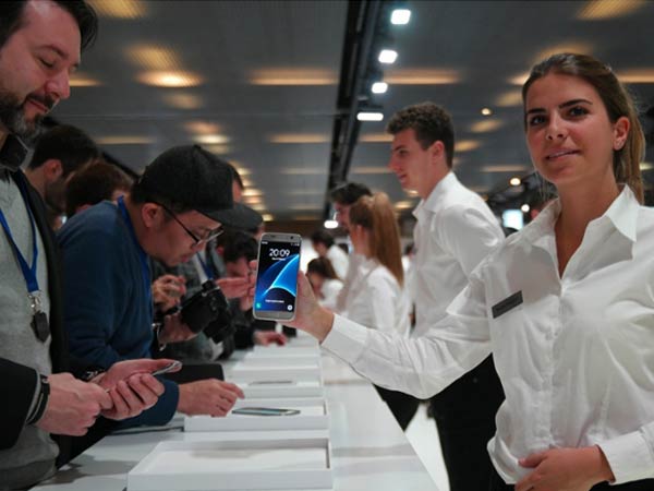 Samsung Galaxy S7 vs Galaxy S6: 5 Differences and 5 Similarities!