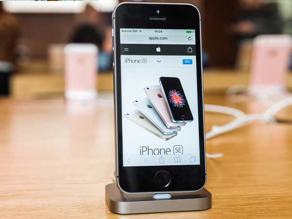 Apple iPhone SE (Rose Gold, 64 GB)