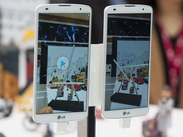 10 Awesome reasons to wait for Sony's upcoming phablet