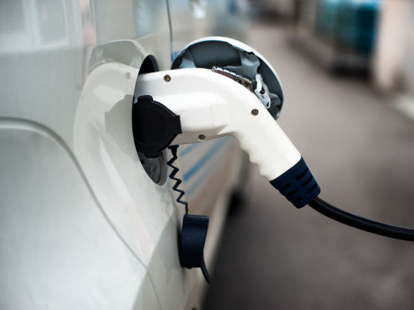 Top 8 Obstacles the Tesla Model 3 will face self-driving on India road