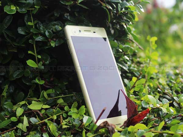 6 Up and 3 Down, Things We Love and Hate About Sony Xperia X