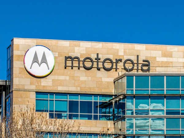 Motorola Moto Razr Teaser will make you all Nostalgic: Rumor Roundup