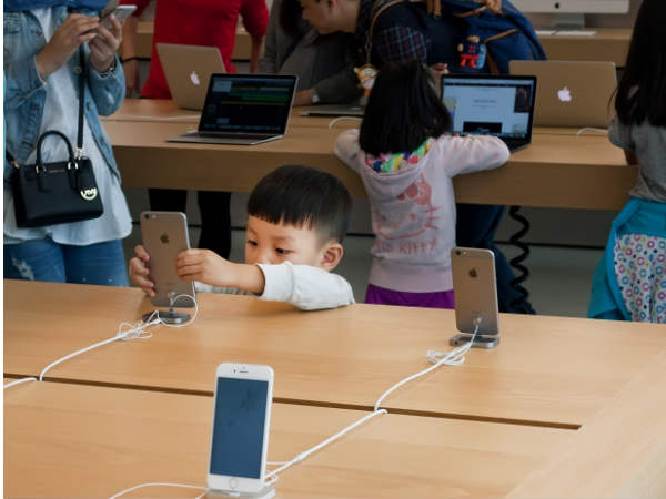 Apple loses trademark lawsuit over 'iPhone' name in China