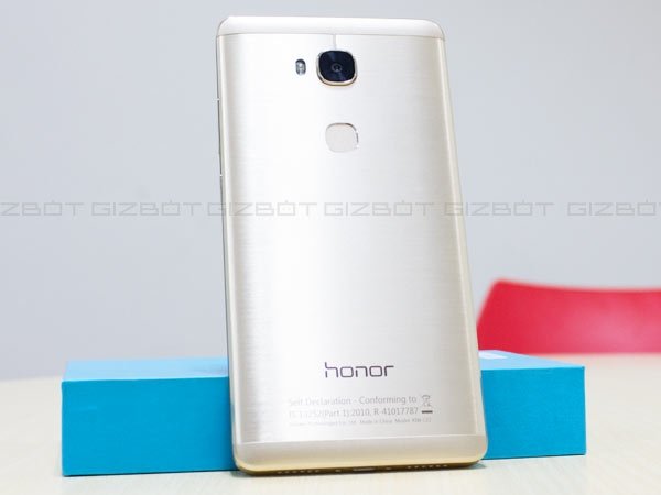 Huawei Honor 5X vs Xiaomi Mi4i: Better warrior tops the chart!