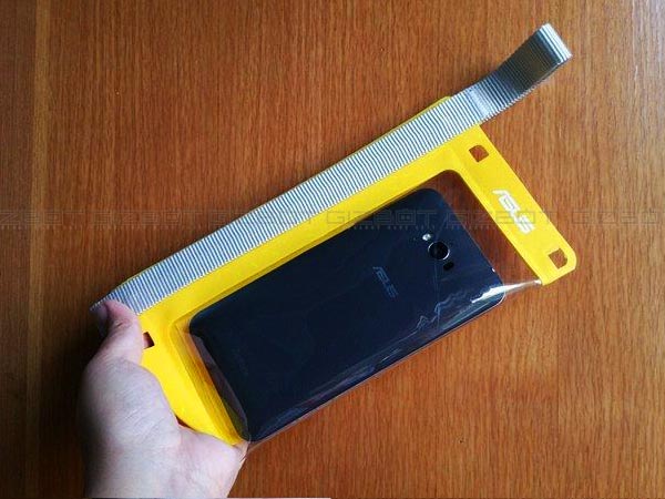 Asus Just Launched a Waterproof Pouch with Strap for your Smartphone