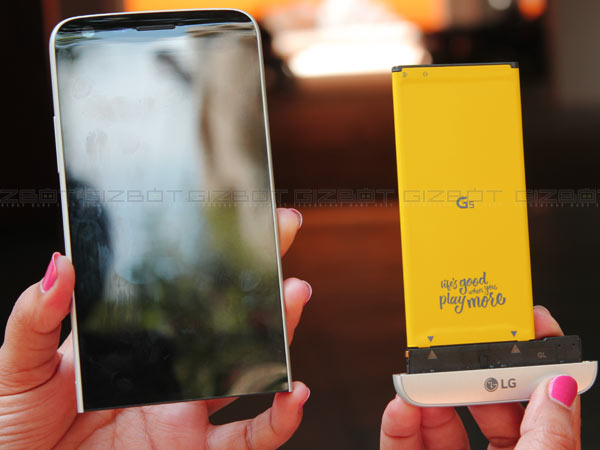 Up Close and Personal with LG G5 Launched in India today at Rs 52,990 