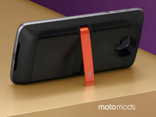 5 Ways How Moto Mods Let You Customize the Moto Z Phone