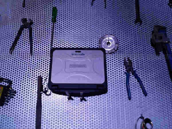 Panasonic Toughbook CF-20: 8 Features of the Overpriced 2-in-1