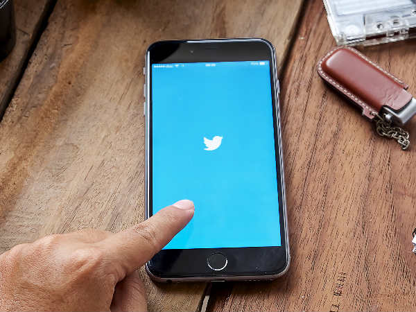 Twitter to livestream its first eSports competition