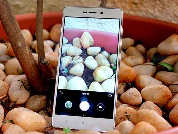 Decent Camera with the iOS look-alike camera application