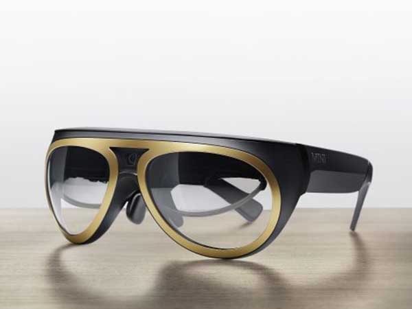 Contact-analogue navigation and points of interest