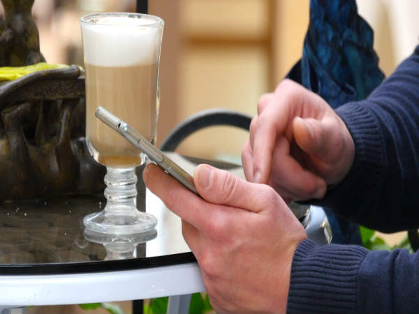 Close apps to stretch the battery life