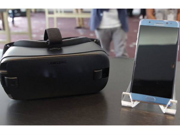  There's a full library of VR content on Note 7 