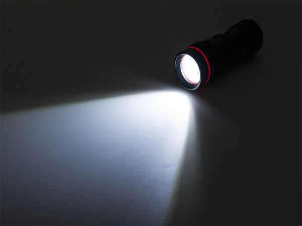 7 Creative Ways to Use the LED Light on Your Smartphone - Gizbot News
