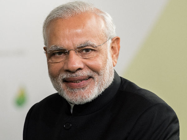 Modi pips Big B, becomes most followed Indian on Twitter