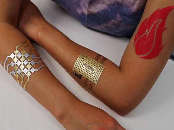 'Smart' tattoo that can remotely control smartphone