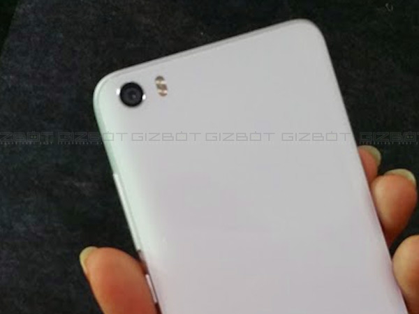 16 MP rear camera for the shutterbugs