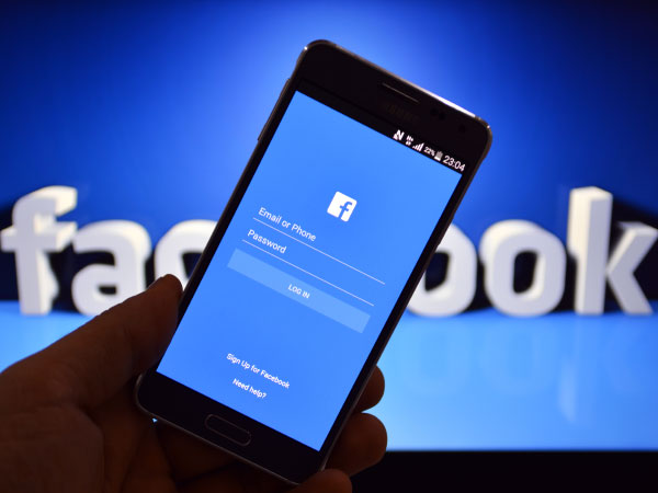 Facebook, Twitter join network to filter fake news stories