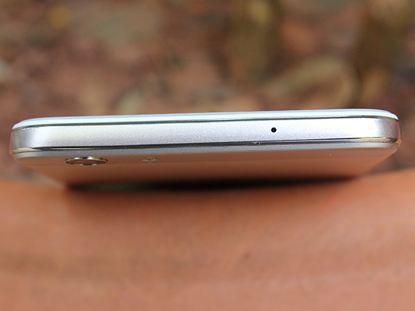 Oppo F1s REVIEW: A Great Camera setup, Hardware could have been Better