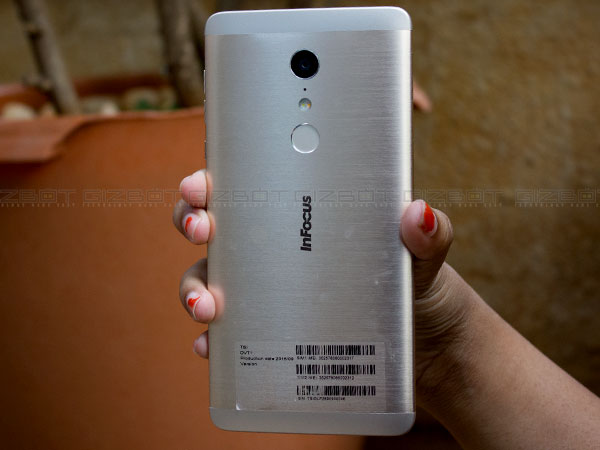 Captures Every Move While Video Recording 