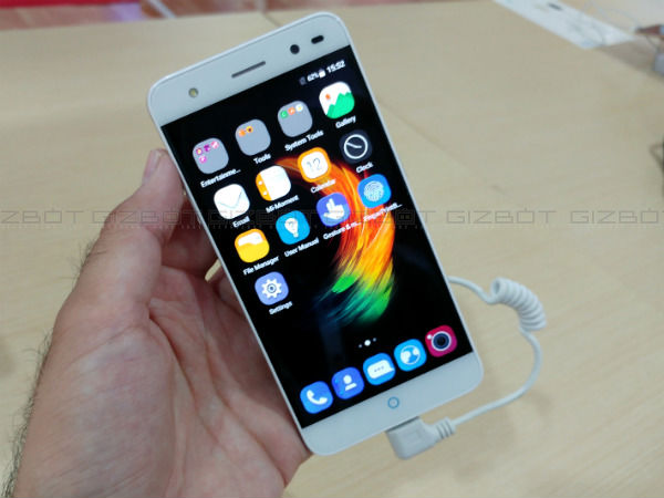 ZTE to launch six smartphones, wearables and other smart products