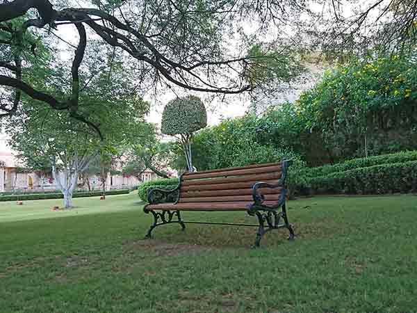 Sony Xperia XZ Review: Great Camera, Decent Performance