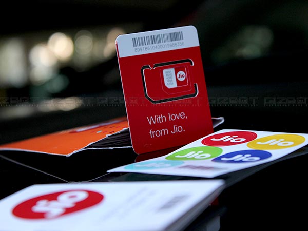 Demonetization Also Adding to Jio’s Woes