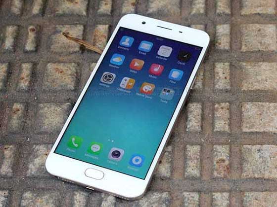Oppo F1s (Rs. 17,999)