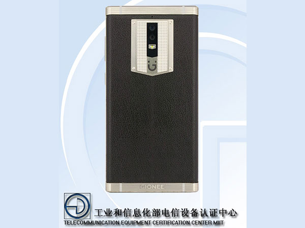 1) A 5.7-inch 2K Display