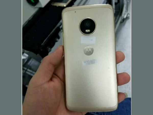 Purported Images of Moto X (2017) Leak Online Showing Off a Metal Body