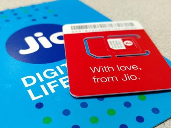 Buy a Coolpad Smartphone and Get a Reliance Jio SIM 