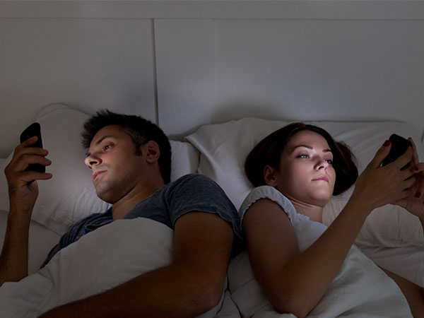 Blue light emitted from smartphone screens is the main culprit