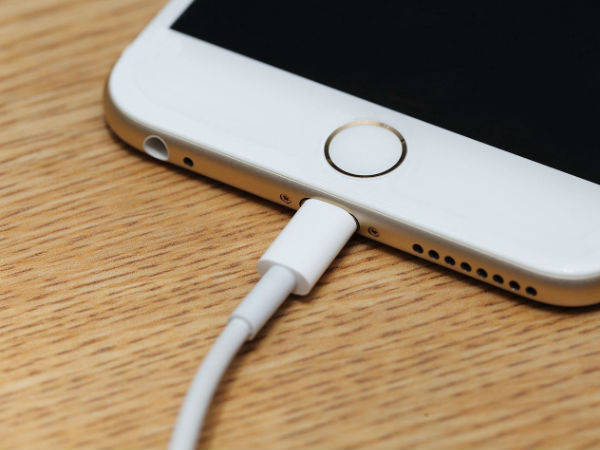 Smartphone battery myths commonly believed by users Smartphone battery myths commonly believed by users