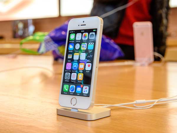 Apple once again selling its iPhone SE with a huge discount 