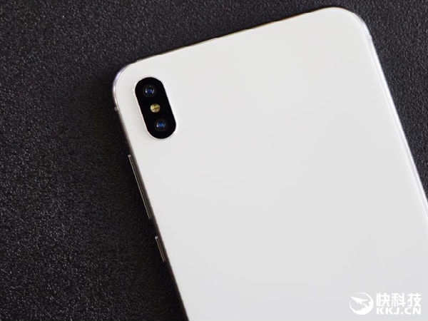 Dual camera setup shouldn't be missed
