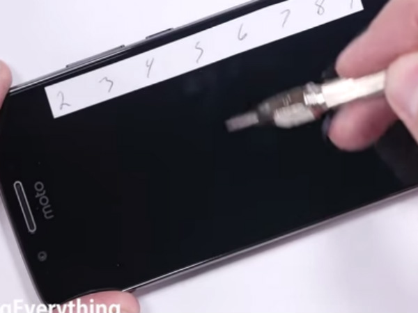 Scratch test shows that Moto G5 is on par with others